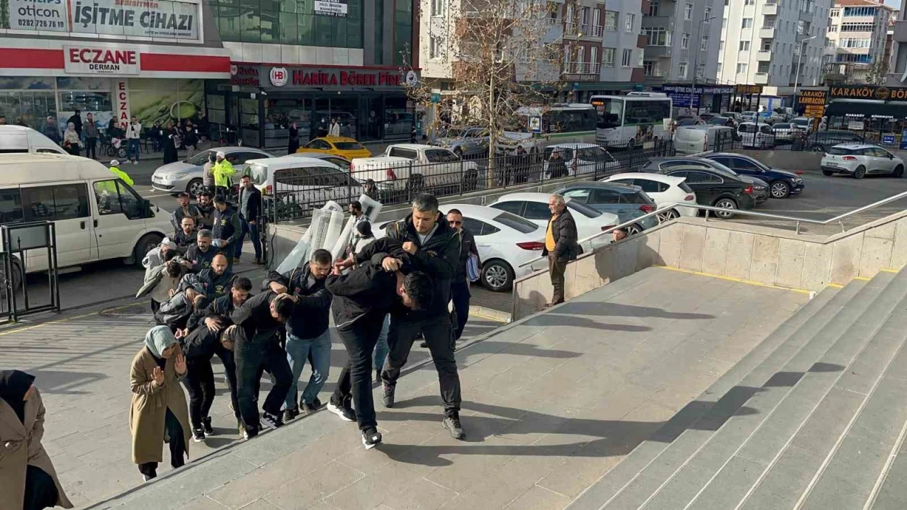 Polis kılığına giren çete 25 milyon lira dolandırıcılık yaptı
