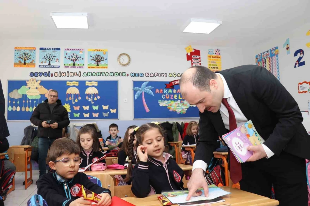 "İlk Kitabın Benden Olsun" diyerek yola çıktılar
