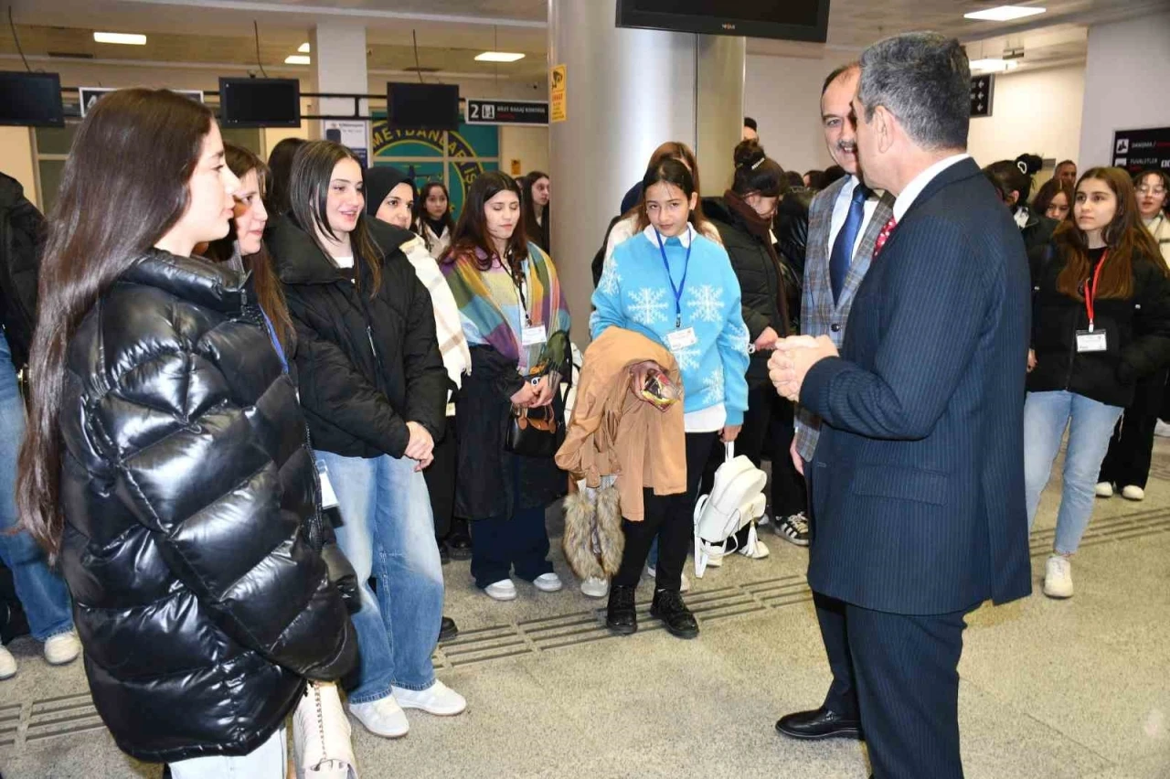 "Şehri Nuh’tan Şehitler Diyarına Projesiyle" bin öğrenci Çanakkale’ye gönderildi
