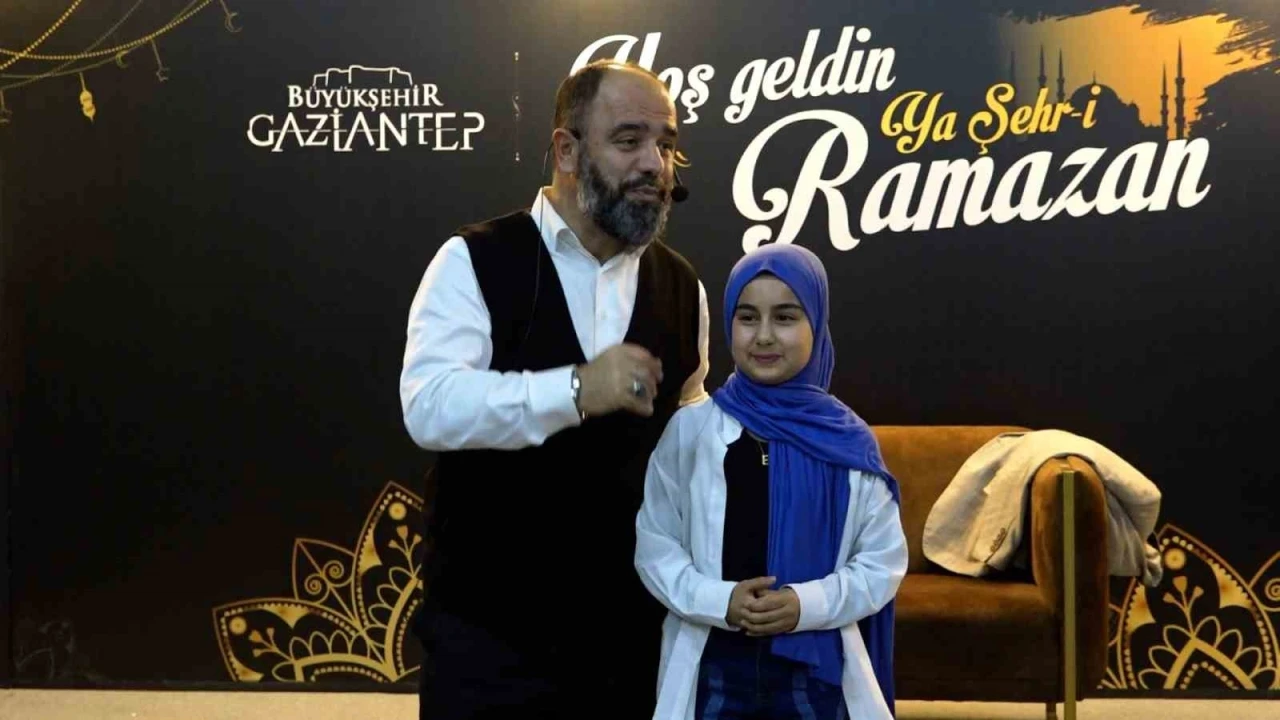 Ramazan sokağı söyleşiler ve konserlerle katılımcıları ağırlamaya devam ediyor
