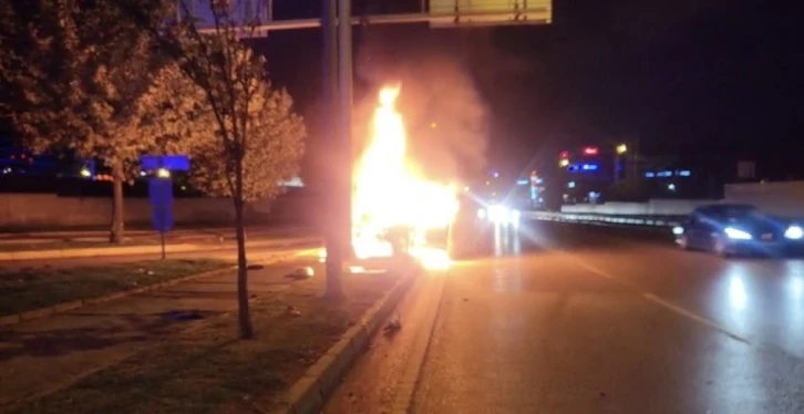 Refüje dalan sürücü camdan fırladı, araç alev topuna döndü
