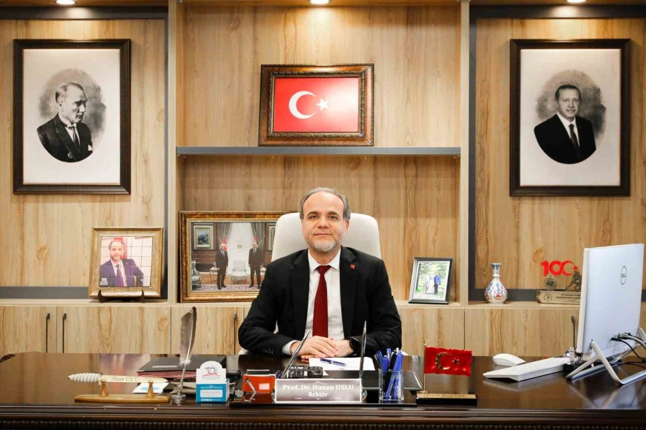 Rektör Uslu: "14 Mart, bağımsızlık ruhunun tıp öğrencileri tarafından haykırıldığı gündür"
