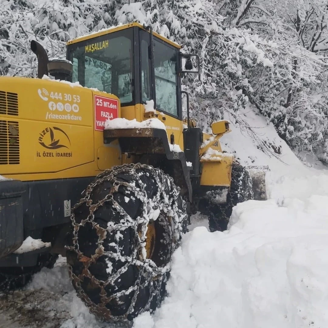 Rize’de kar nedeniyle mahsur kalan 7 kişi kurtarıldı
