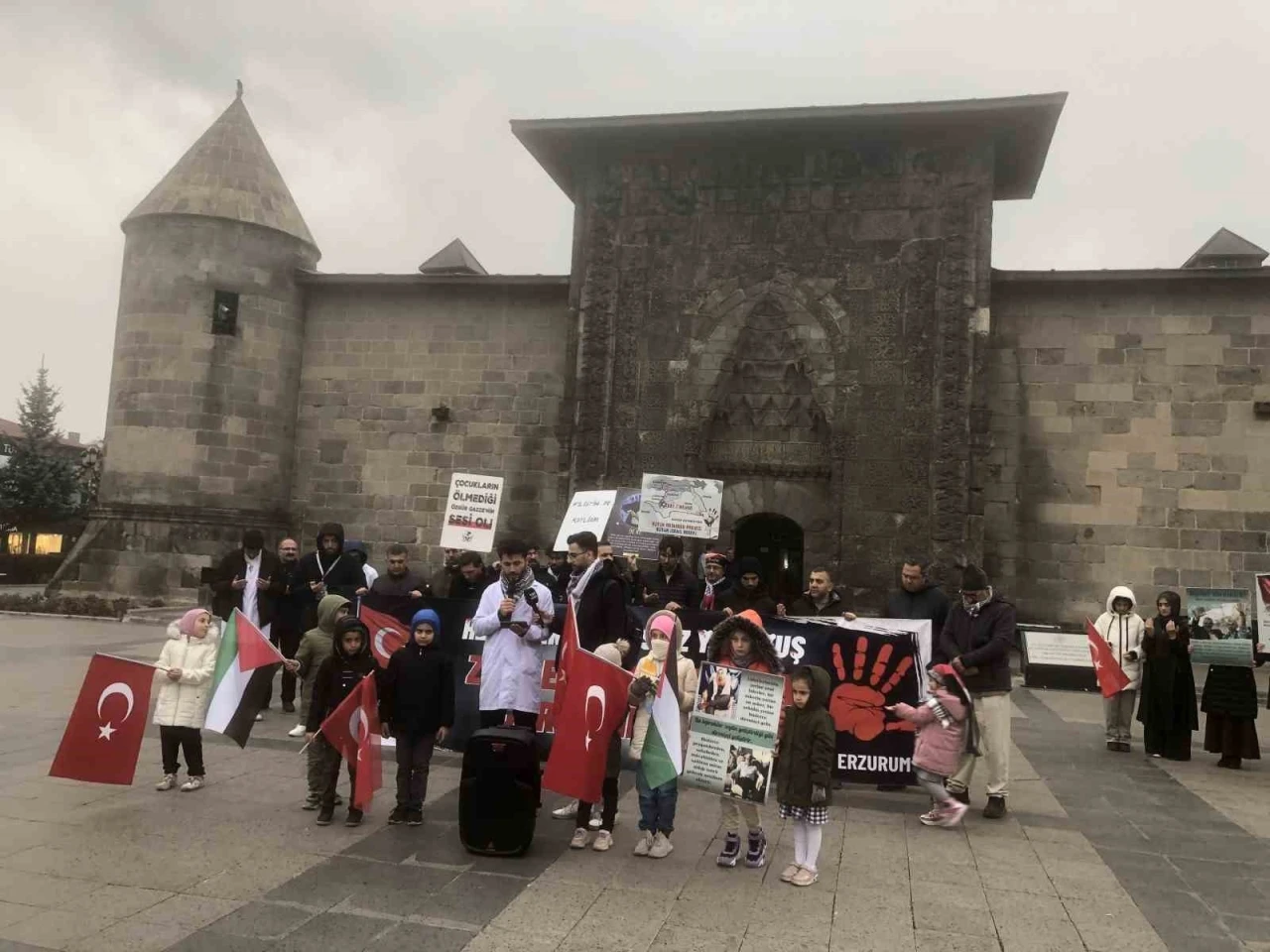 Sağlık çalışanları protestolarını 52’ncü haftada sürdürdü
