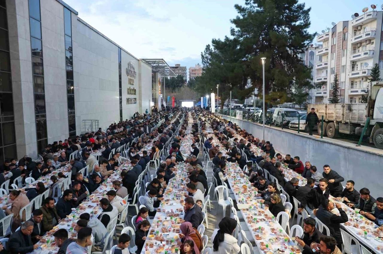 Şahin Niziplilerle iftar sofrasında buluştu
