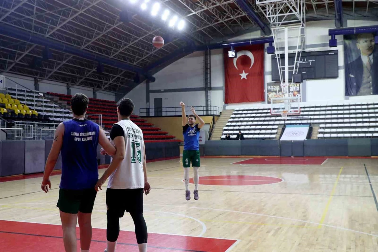 Sakarya Büyükşehir basket takımı ikinci devreye galibiyet serisiyle başladı
