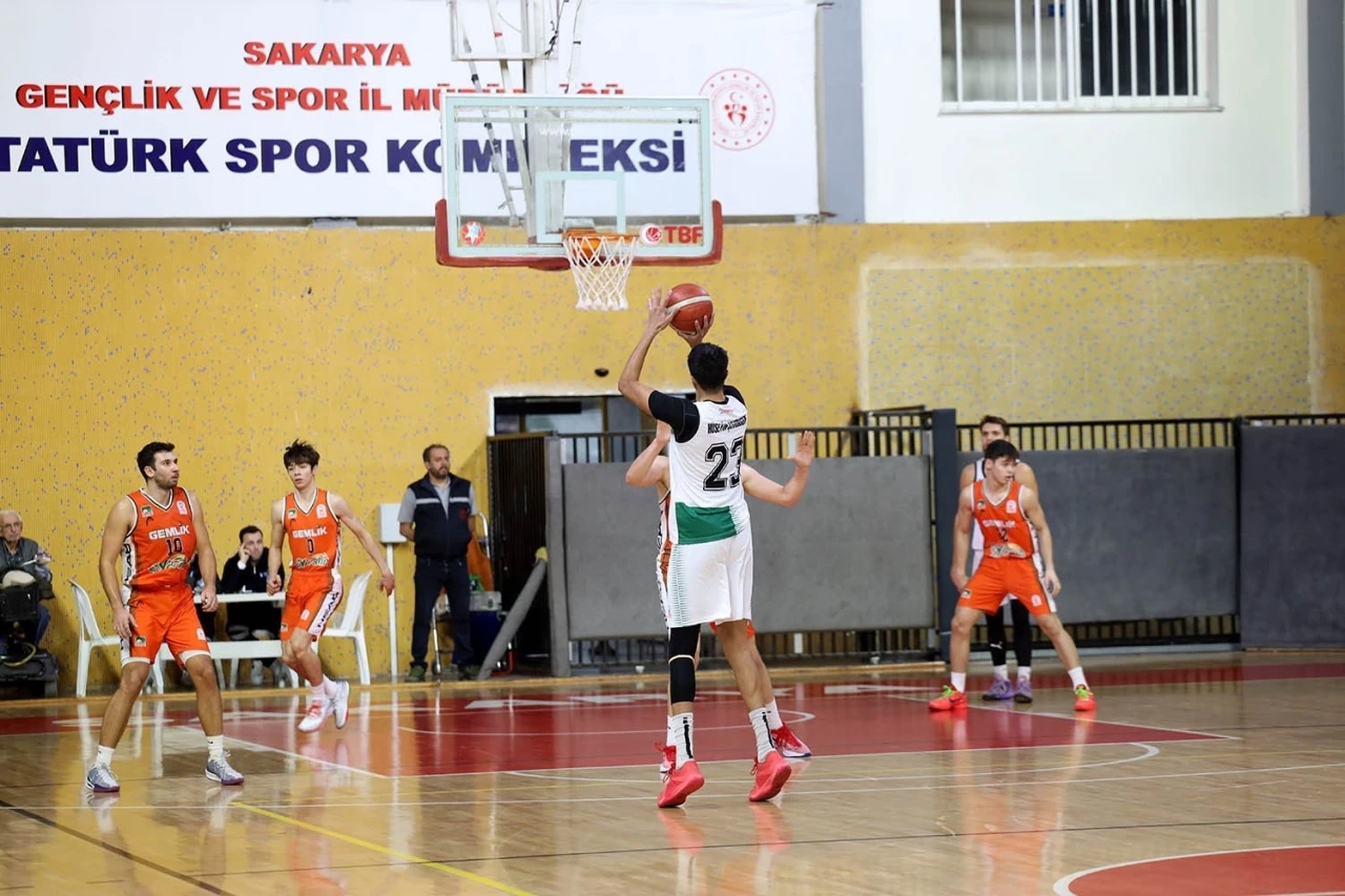 Sakarya Büyükşehir Basket takımının hedefi Bornova’da mutlak galibiyet
