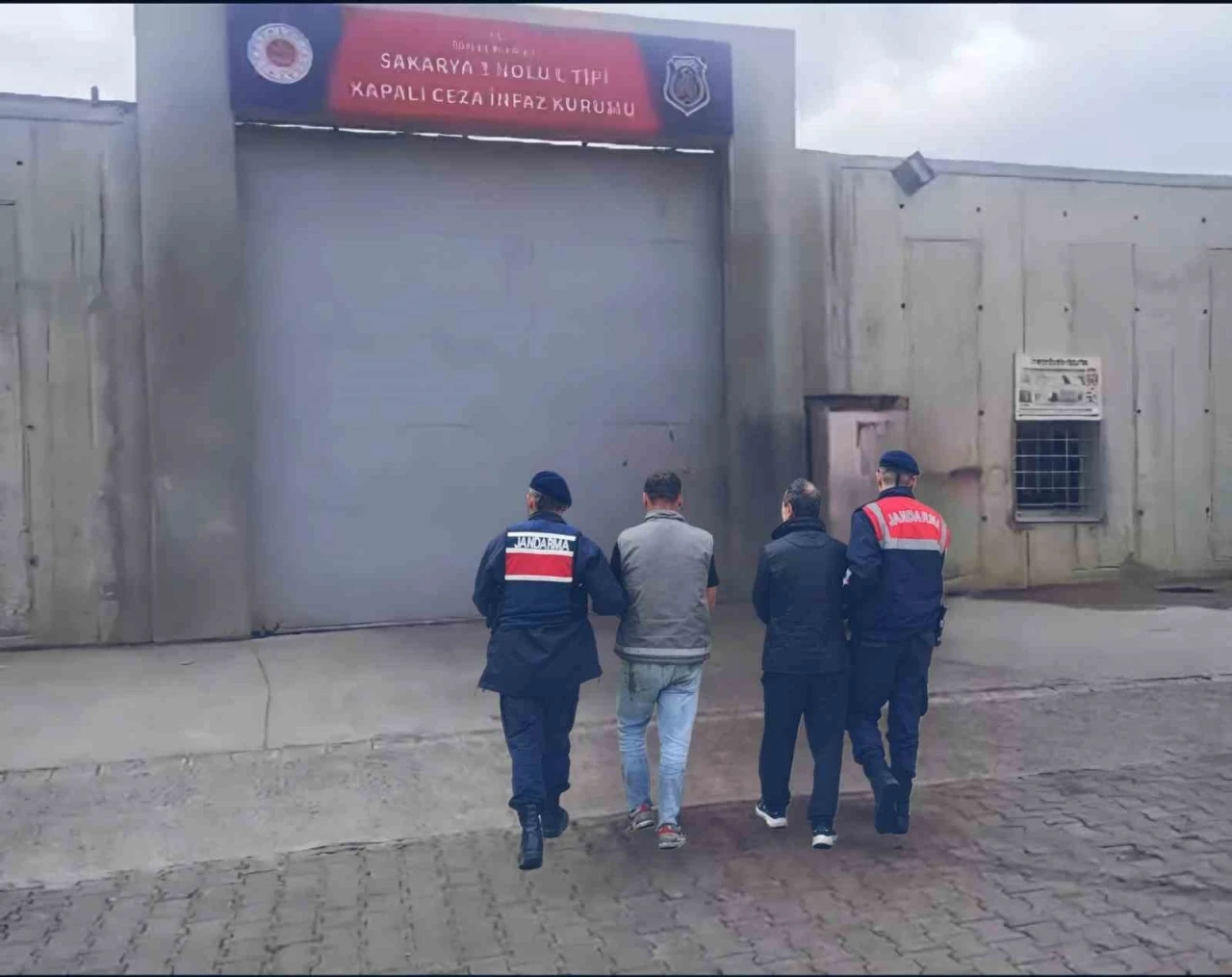 Sakarya’da uyuşturucu operasyonu: 3 tutuklama
