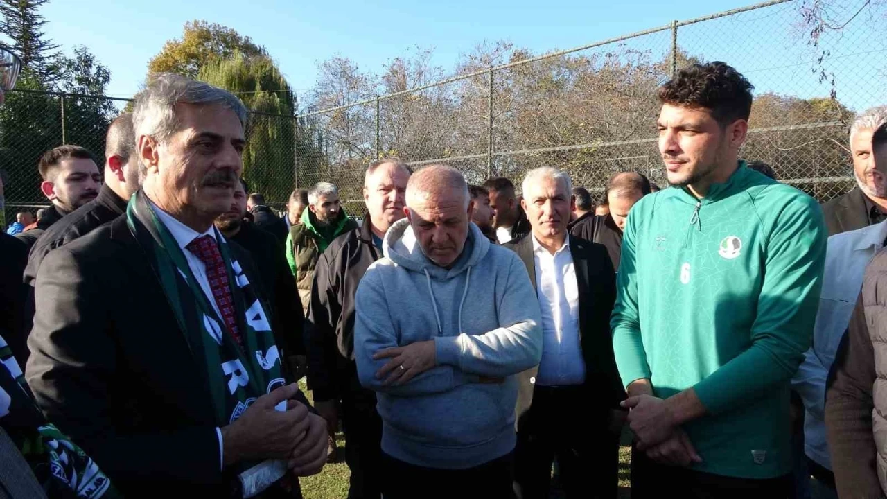 Sakaryaspor, yarım asırlık derbinin son provasını yaptı
