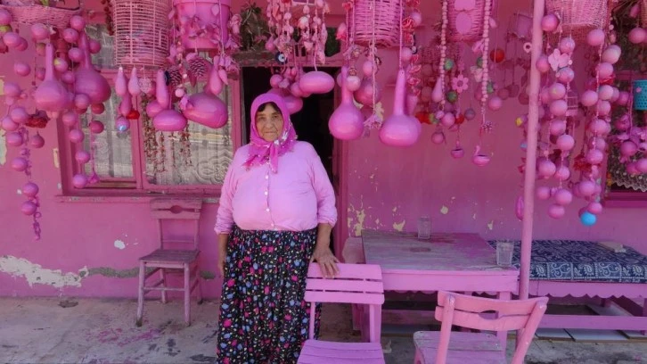 Sakine Teyze’nin Pembe Dünyası