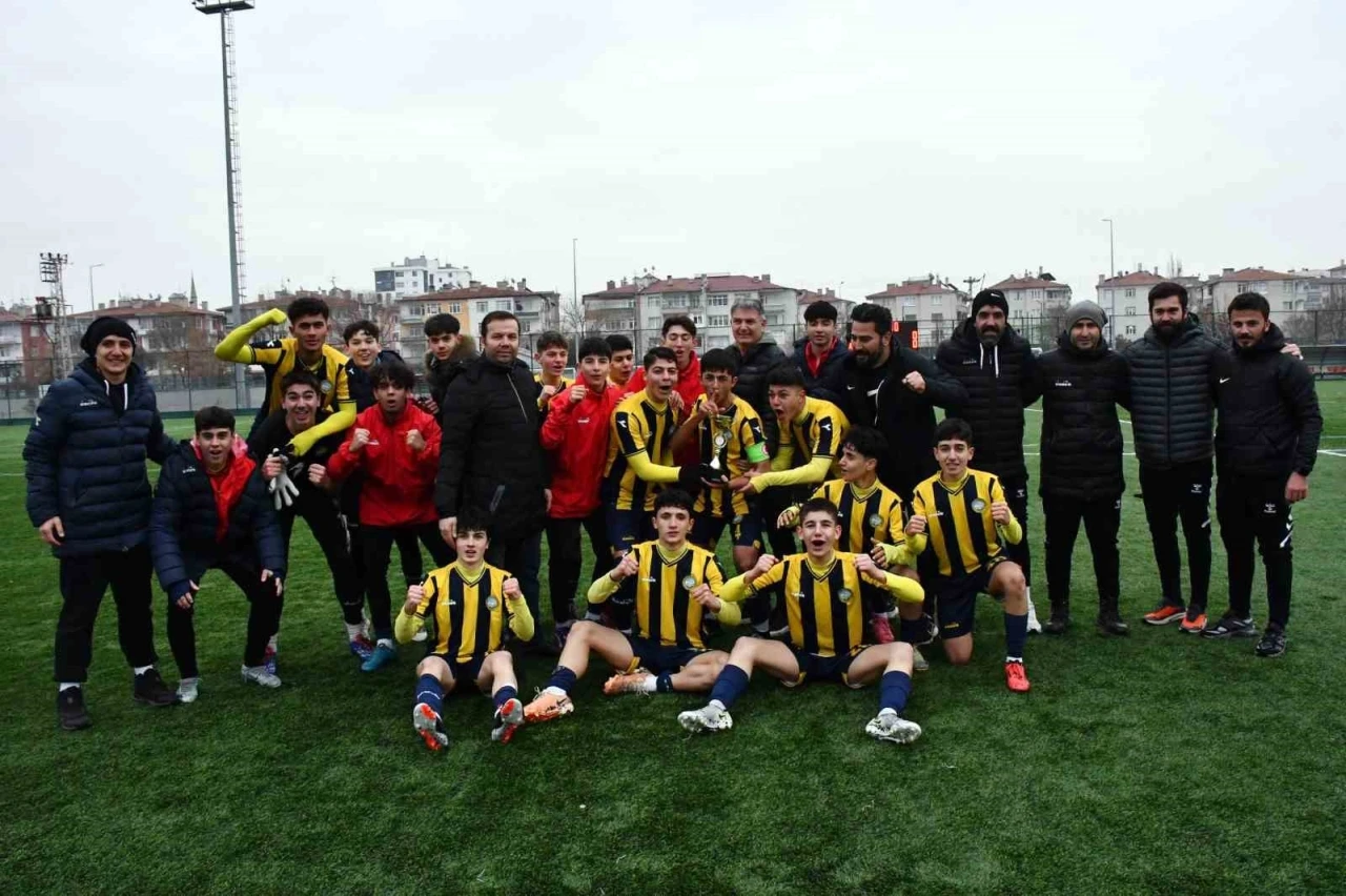 Şampiyonun adı değişmedi, Talas Belediyespor yine şampiyon
