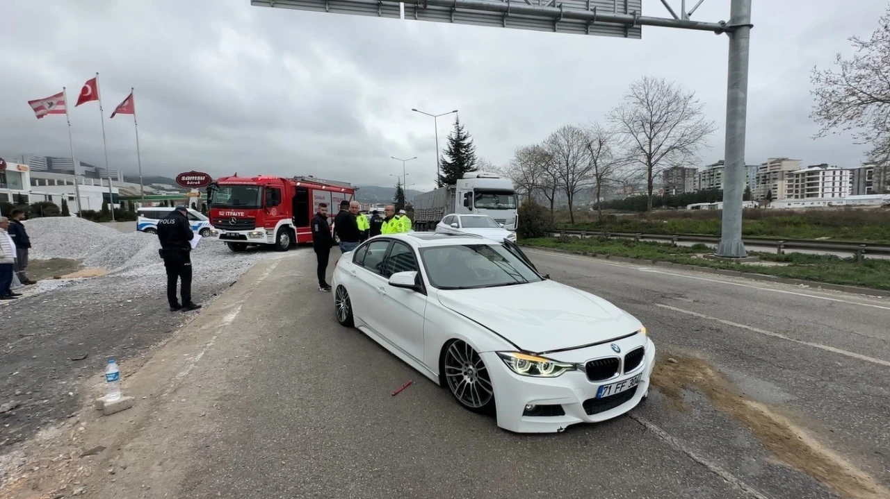 Samsun’da 2 otomobil çarpıştı: 2 yaralı
