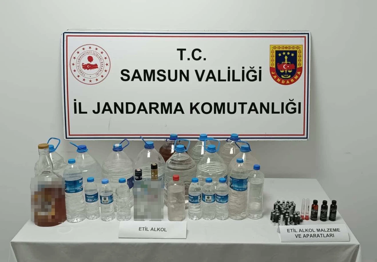 Samsun’da 55 litre etil alkol ve 56 adet aroma kiti ele geçirildi
