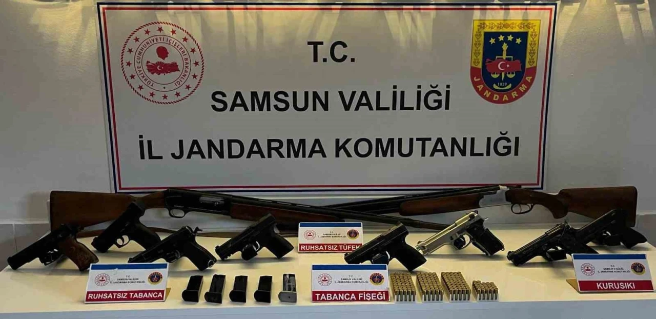 Samsun’da jandarmadan kaçak silah operasyonu
