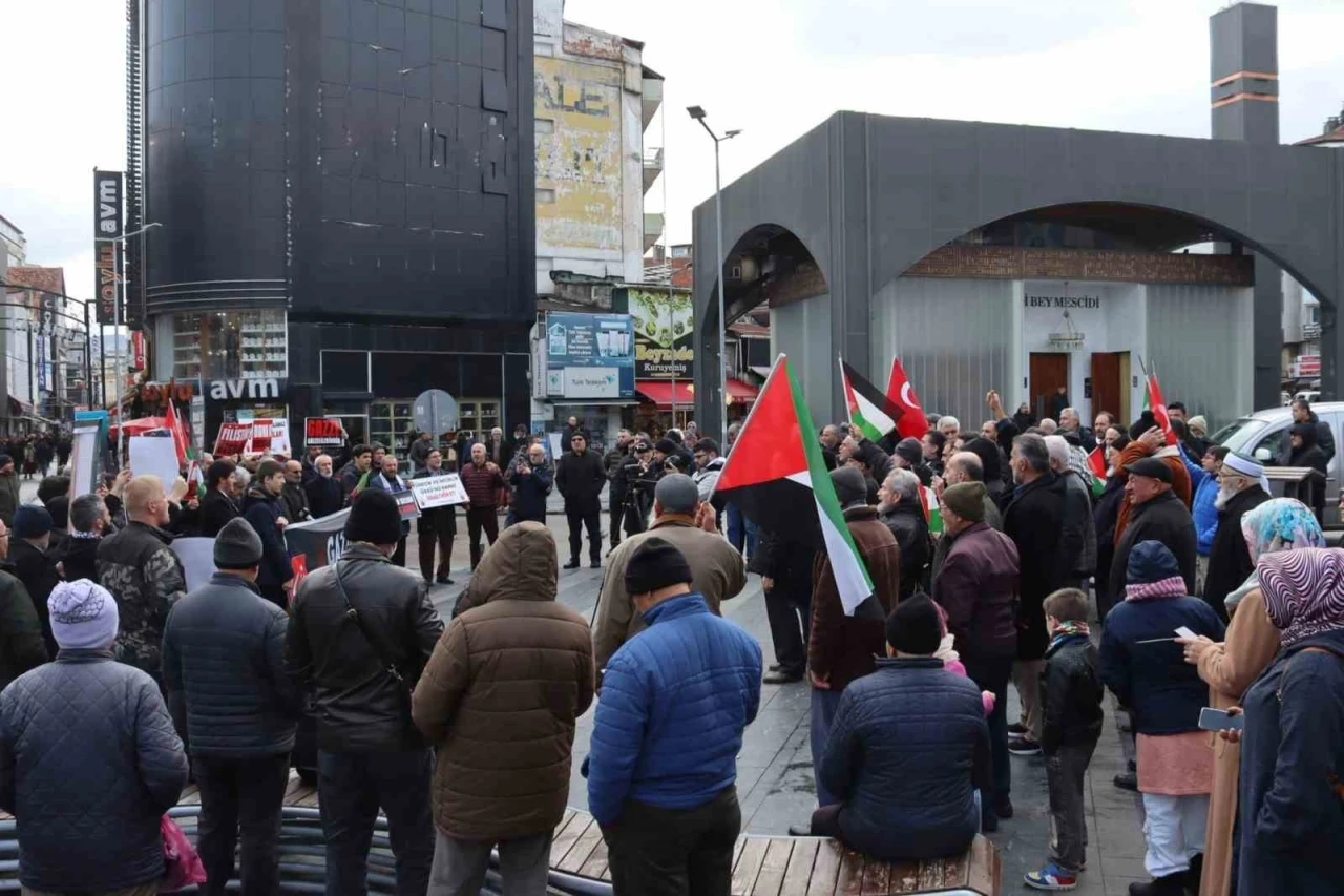 Samsunlulardan ABD ve İsrail’e tepki: &quot;Gazze boşaltılamaz&quot;
