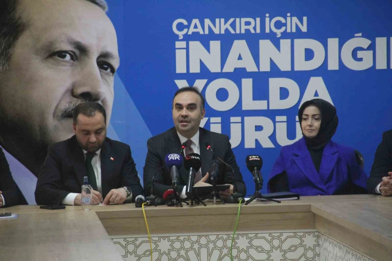 Sanayi ve Teknoloji Bakanı Kacır: "22 yıl önce İHA nedir bilmezdik, aklımıza İhlas Haber Ajansı gelirdi"
