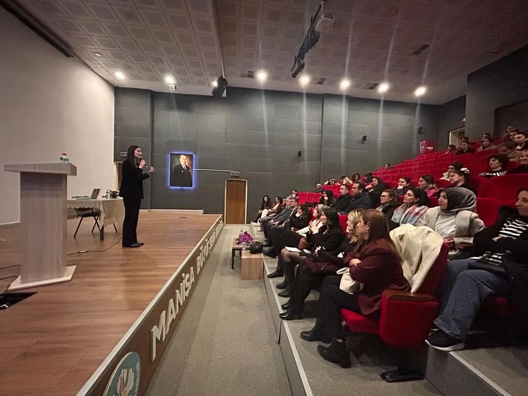 Sarıgöl’de velilere &quot;Akran zorbalığına karşı durmak&quot; semineri düzenlendi
