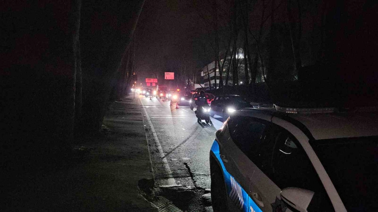 Sarıyer’de hız yapan sürücü aracıyla ormanlık alana uçtu: 1 yaralı
