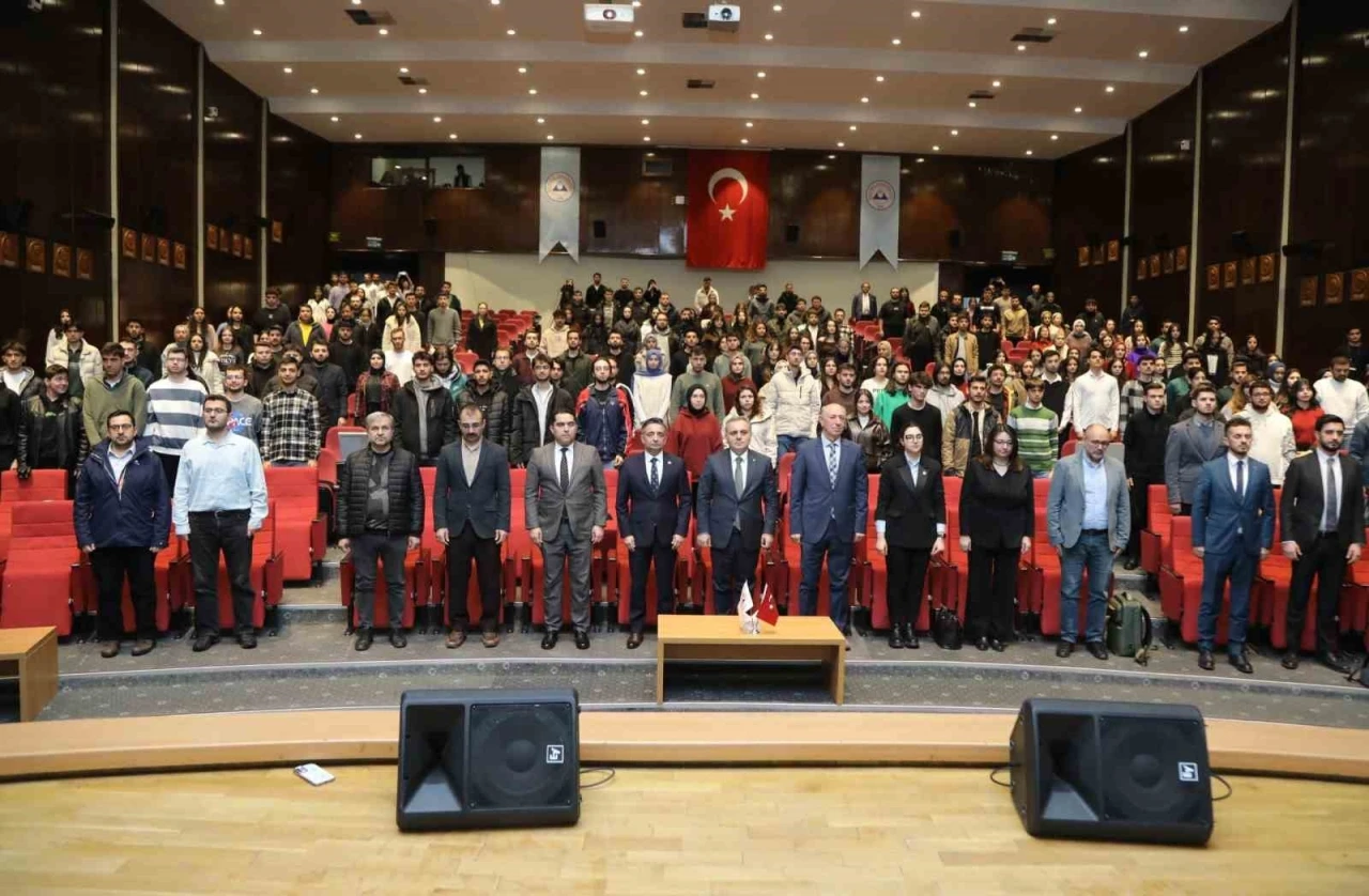 Savunma Sanayii  Başkan Yardımcısı Prof. Dr. Hakan Karataş ERÜ’de konferans verdi
