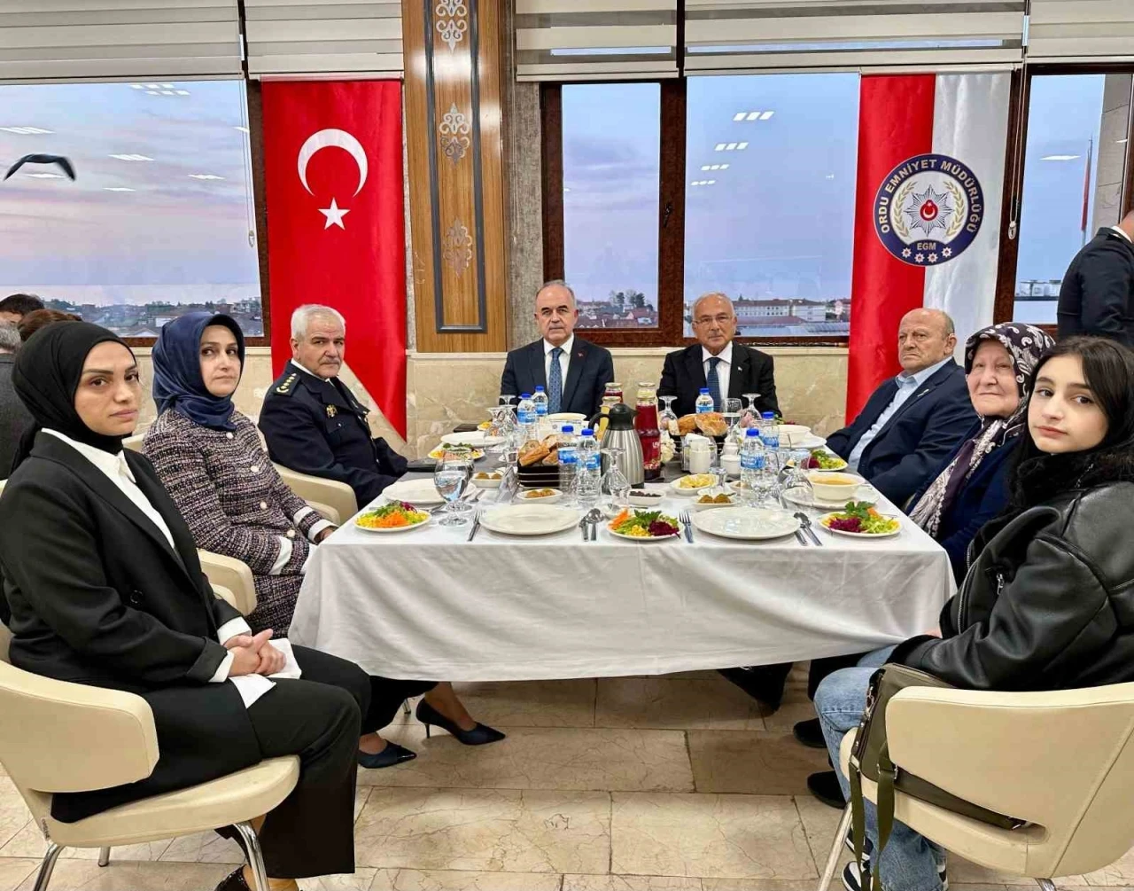 Şehit aileleri ve gaziler iftar yemeğinde buluştu
