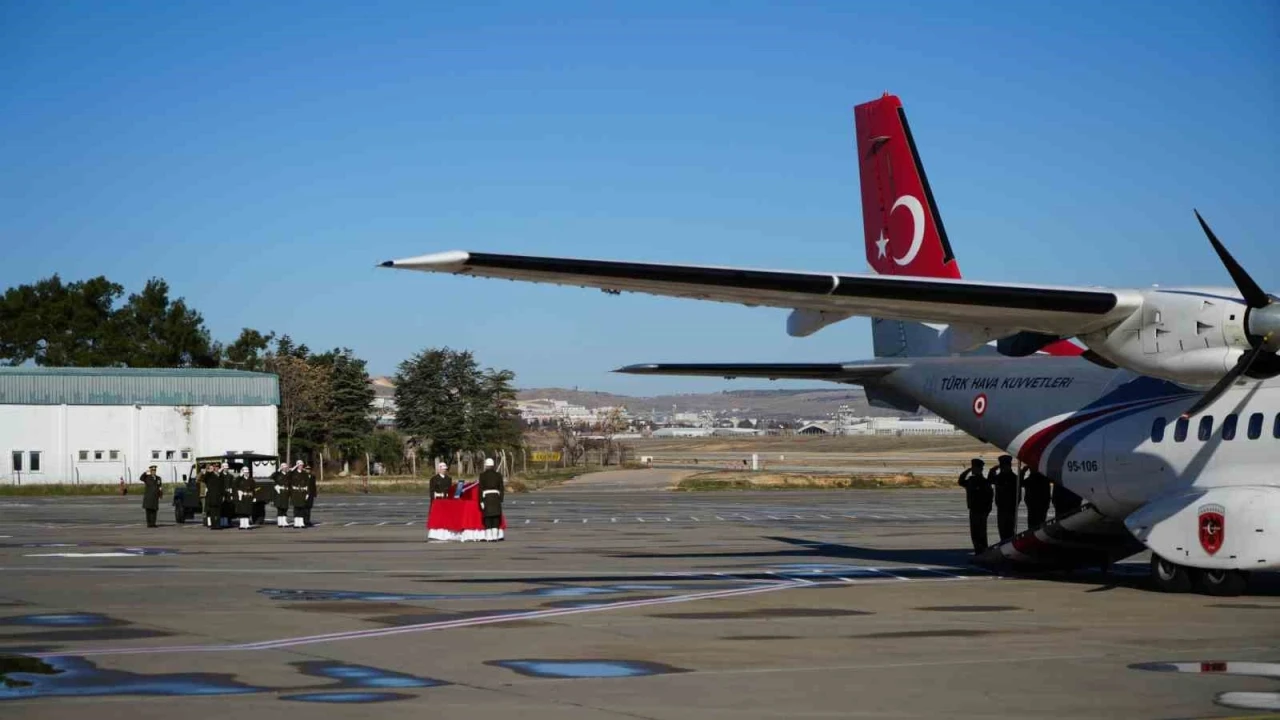 Şehit Osman Oktay’ın naaşı İzmir’e uğurlandı
