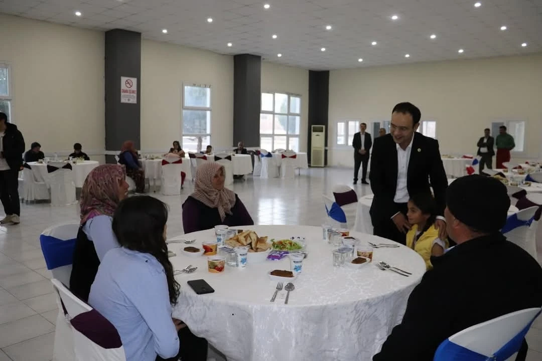 Selendi’de şehit aileleri ve gaziler onuruna iftar yemeği
