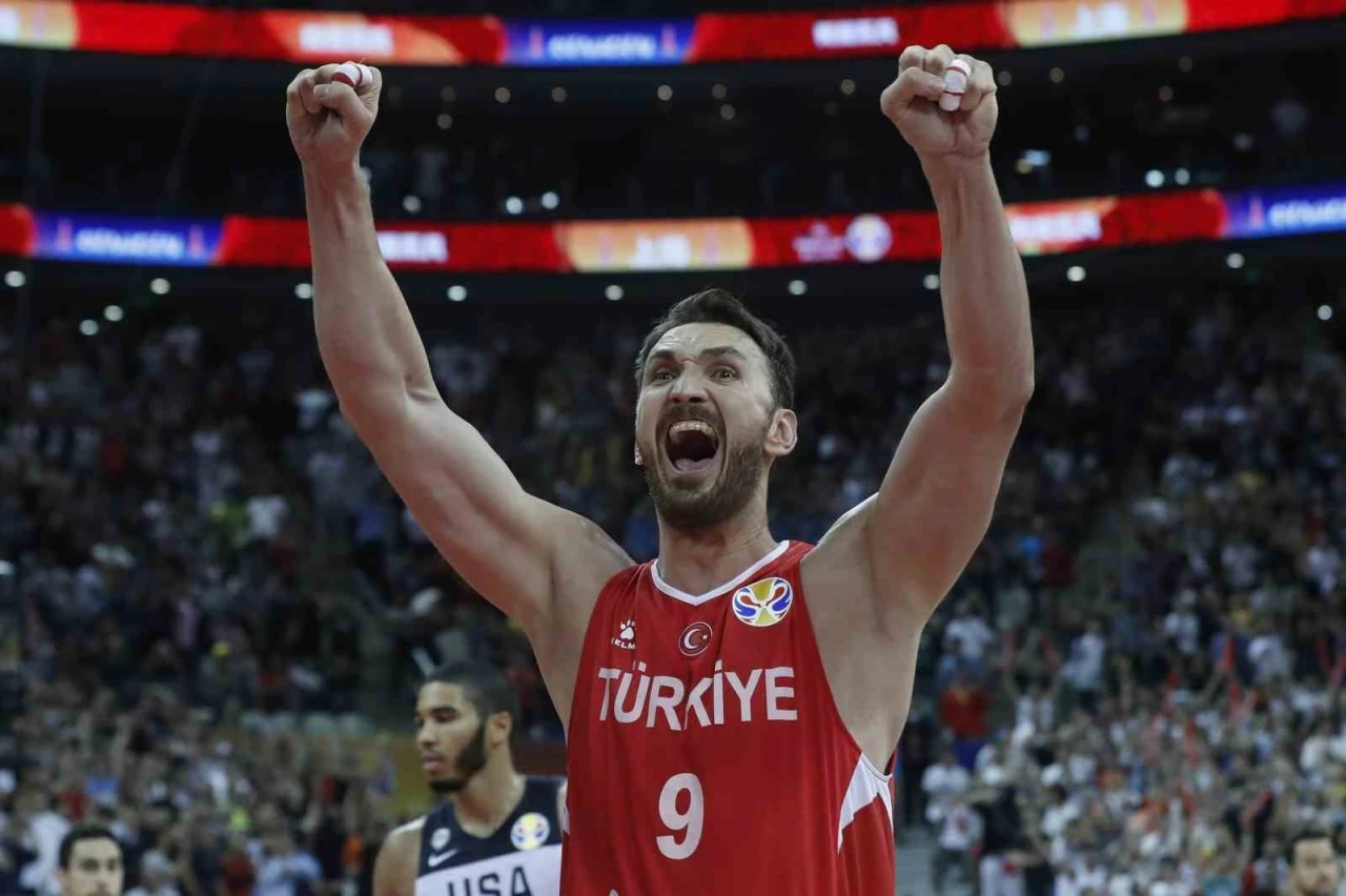 Semih Erden, basketbolu bıraktığını açıkladı
