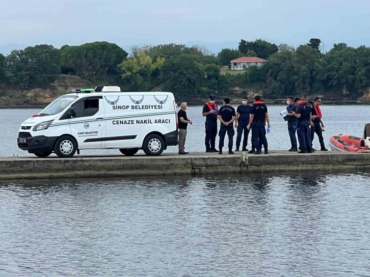 Sinop’ta denizde erkek cesedi bulundu
