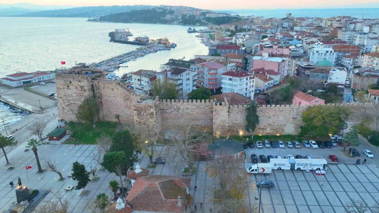 Sinop’un kalesi ve meydanı gün yüzüne çıkarıldı
