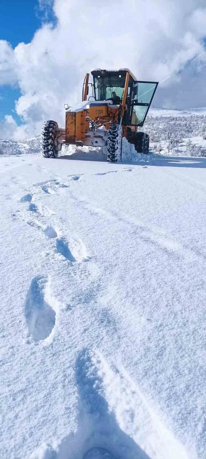 Şırnak’ta 19 köy yolu ulaşıma kapandı
