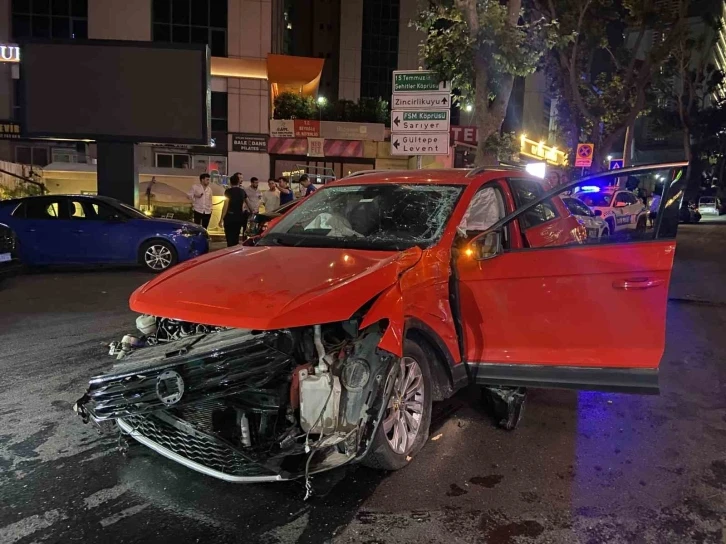 Şişli’de ters yöne giren alkollü sürücünün sokağı birbirine kattığı anlar kamerada: 2 yaralı
