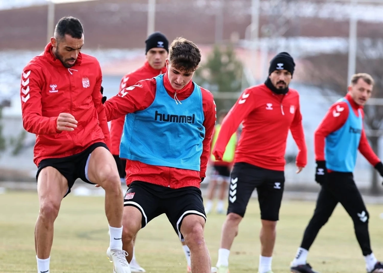 Sivasspor teknik direktörsüz çalıştı
