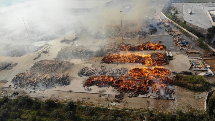 Söke Kipaş Kağıt Fabrikası'nda 16 Saattir Süren Yangın Devam Ediyor