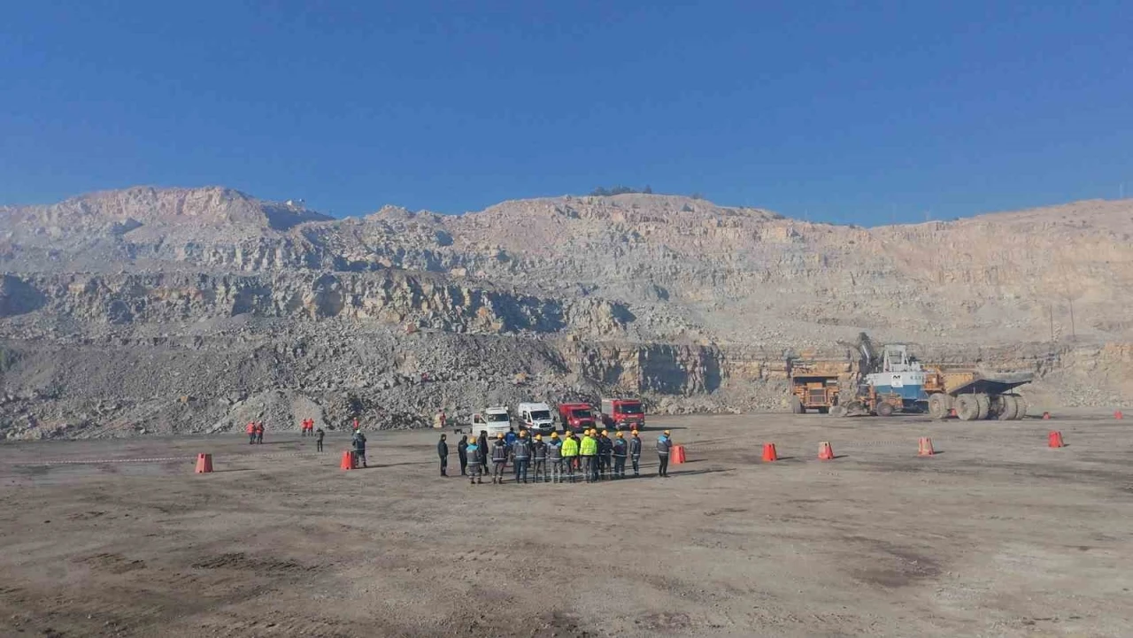 Soma’da maden ocağında gerçeğini aratmayan heyelan tatbikatı
