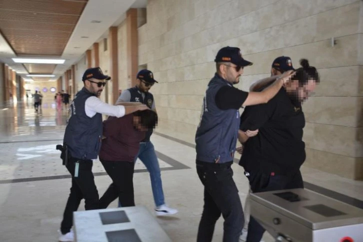 Sosyal Medya Fenomenleri Müstehcenlik Suçundan Tutuklandı