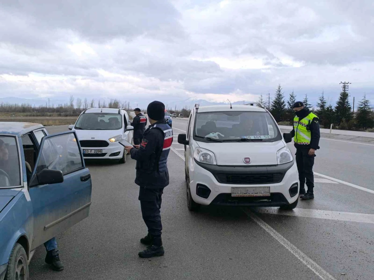 Sürücülere yönelik trafik denetimi yapıldı
