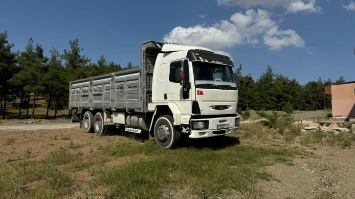 Tamir için altında bulundukları kamyon hareket etti, 2 kişi hayatını kaybetti
