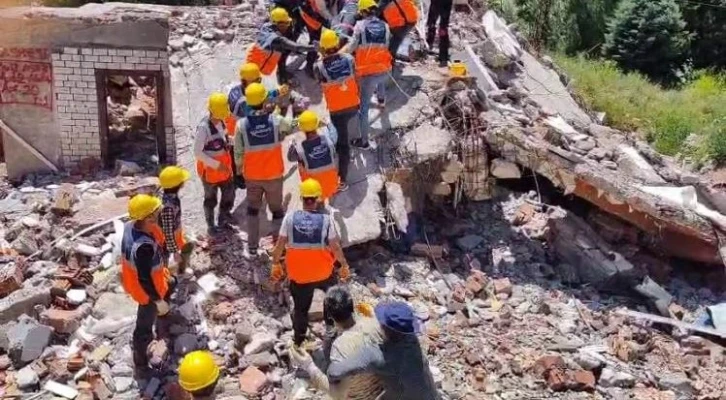 Tatbikat gerçekçi olsun diye enkaz altından çıkanların yakınları sinir krizi geçirdi
