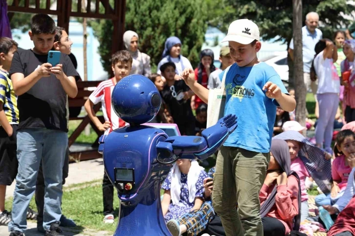 Tatile gidemeyen çocuklar muhtar sayesinde unutulmaz bir gün yaşadı
