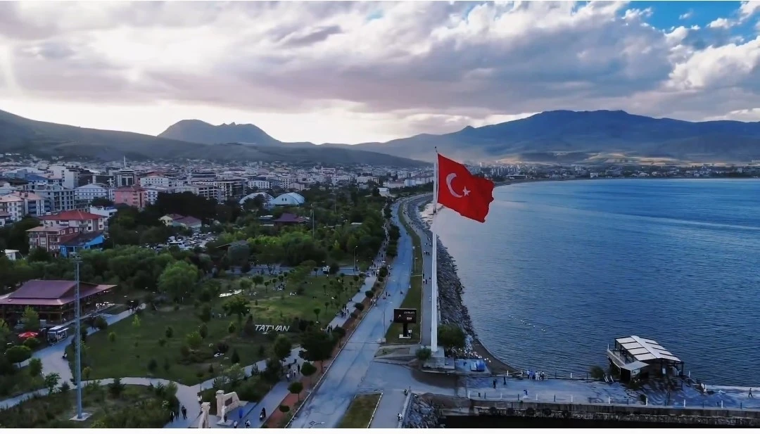 Tatvan’ın doğal güzellikleri havadan görüntülendi
