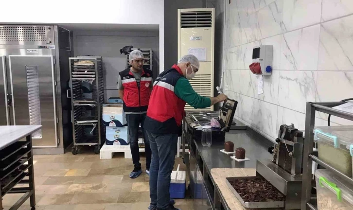 Tavşanlı’da işletmelerde gıda kontrolleri ve numune alımı
