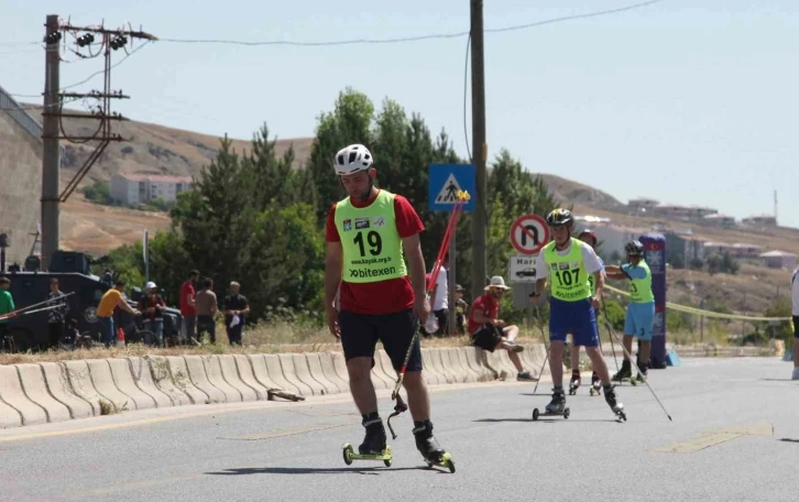 Tekerlekli Kayak Türkiye Şampiyonası, Ahlat’ta başladı
