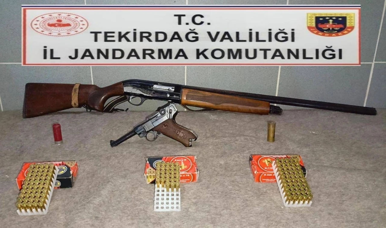 Tekirdağ’da jandarma operasyonlarında ruhsatsız silahlar ele geçirildi
