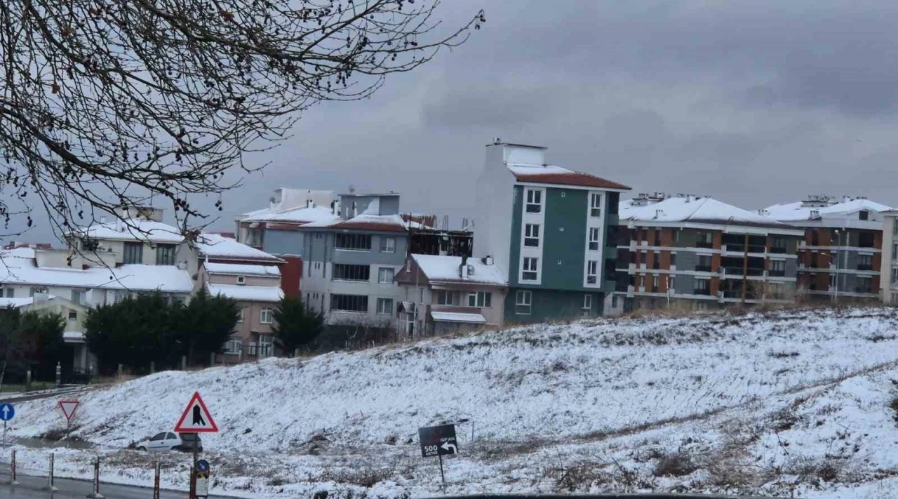 Kar Manzarası Göz Kamaştırdı