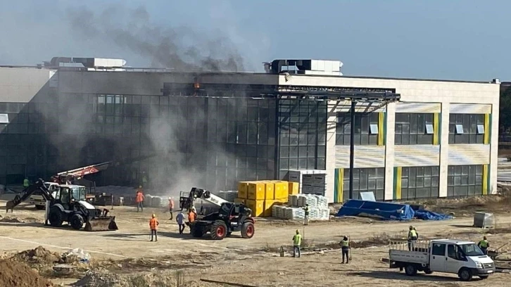 Tekirdağ’da yapımı süren hastanede yangın
