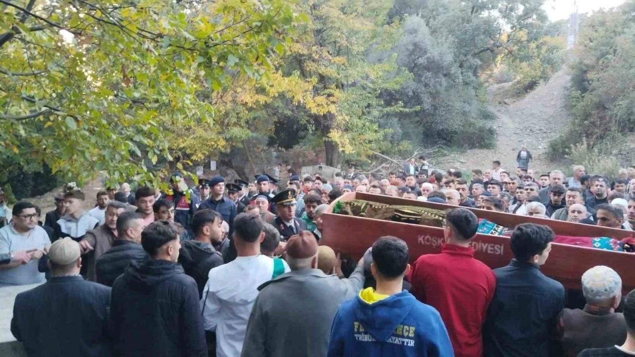 Terör gazisi Sarıer’i son yolculuğunda jandarma yalnız bırakmadı
