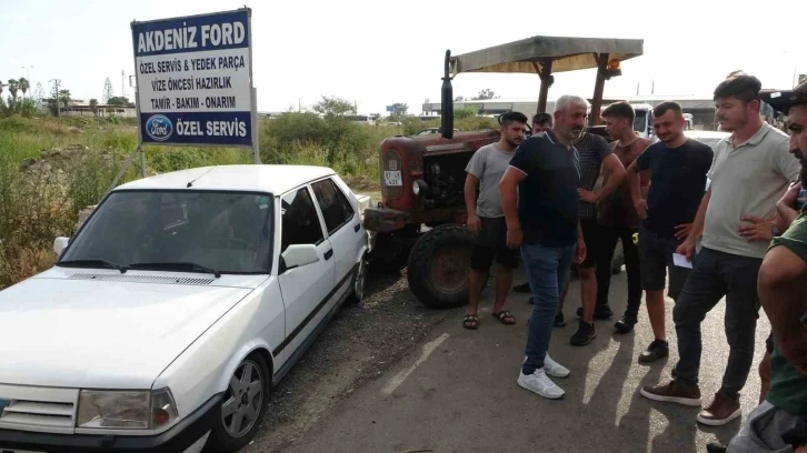 Test sürüşünde freni boşalan traktör park halindeki araçlara çarparak durabildi
