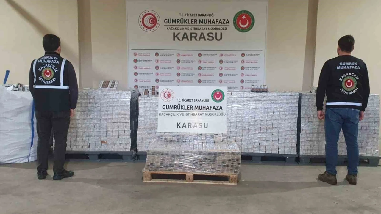 Ticaret Bakanlığı Gümrük Muhafaza ekiplerinden kaçak makaron ve sigara operasyonları
