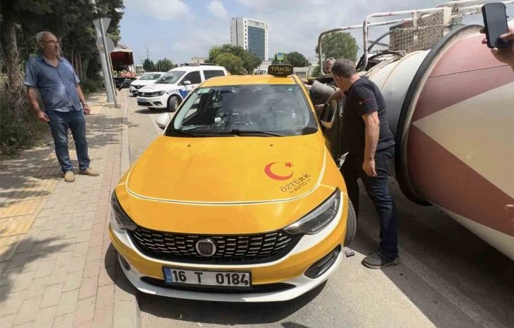 Ticari taksi şoföründen hayat kurtaran manevra
