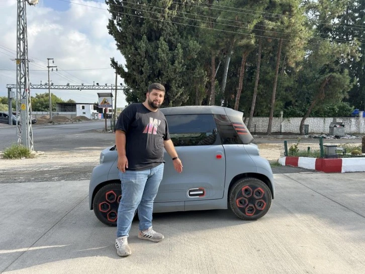 Tır, Mini Elektrikli Aracı 30 Metre Sürükledi